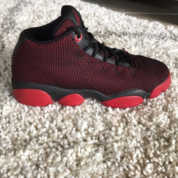 jordan horizon low red